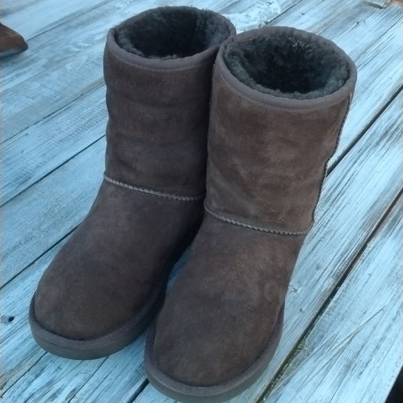 UGG Short Boots - Picture 3 of 13